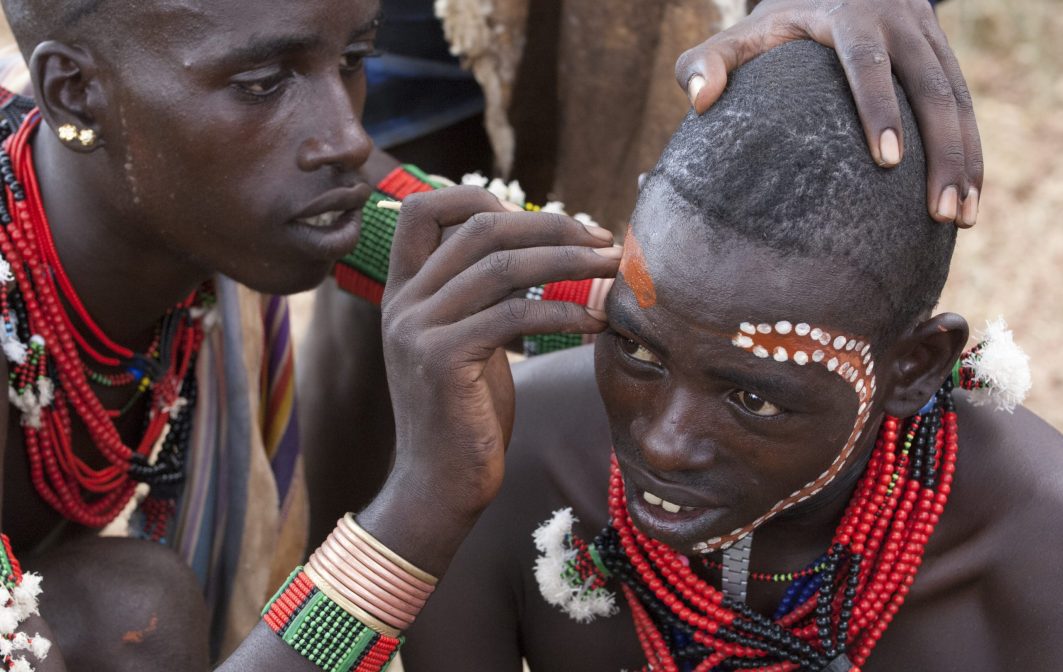 Ethiopie, Dimeka, tribu Hamer, ukuli, ou rituel d'initiation d'un jeune homme en âge de devenir un homme et se marier // Ethiopia, Dimeka, Hamer tribe, ukuli, or initiation ritual of a young man in age to become a man and get married